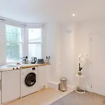 Apartment 4 Berkeley Square I Boutique