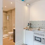 4 Berkeley Square I Boutique Apartment