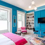4 Berkeley Square I Boutique *
