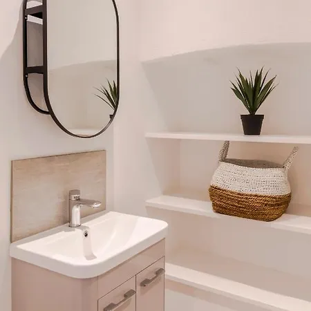 4 Berkeley Square I Boutique Bristol