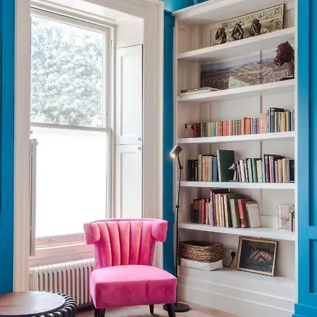 4 Berkeley Square I Boutique Apartamento