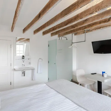 4 Berkeley Square I Boutique Apartamento