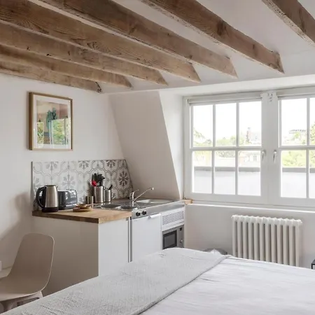 Apartment 4 Berkeley Square I Boutique Bristol