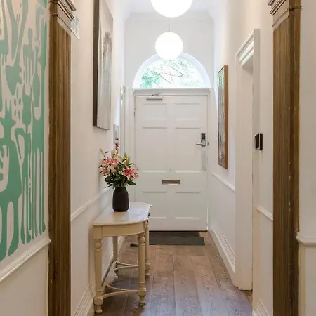 Apartment 4 Berkeley Square I Boutique