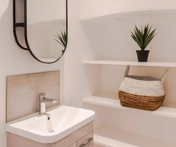 4 Berkeley Square I Boutique 布里斯托