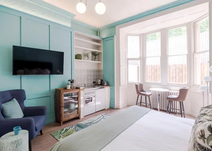 4 Berkeley Square I Boutique Bristol