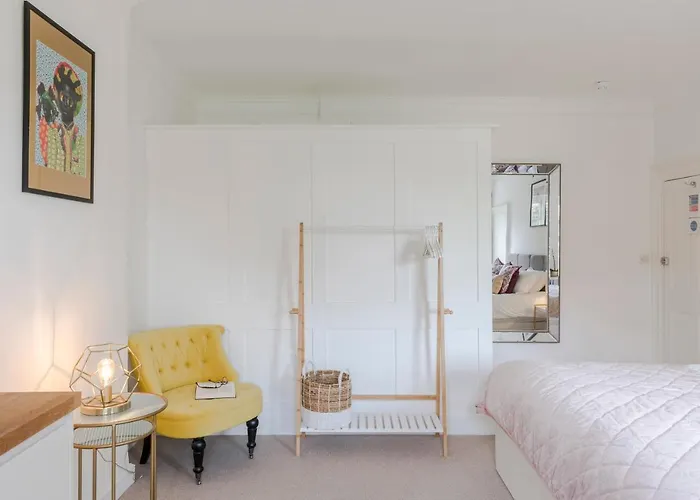 4 Berkeley Square I Boutique Bristol