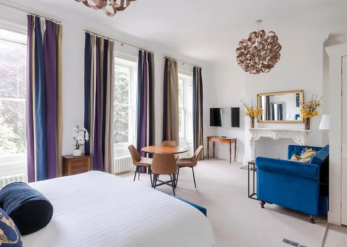 4 Berkeley Square I Boutique 公寓 *