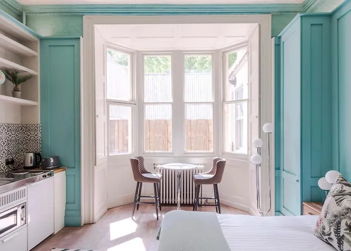 4 Berkeley Square I Boutique Apartman *