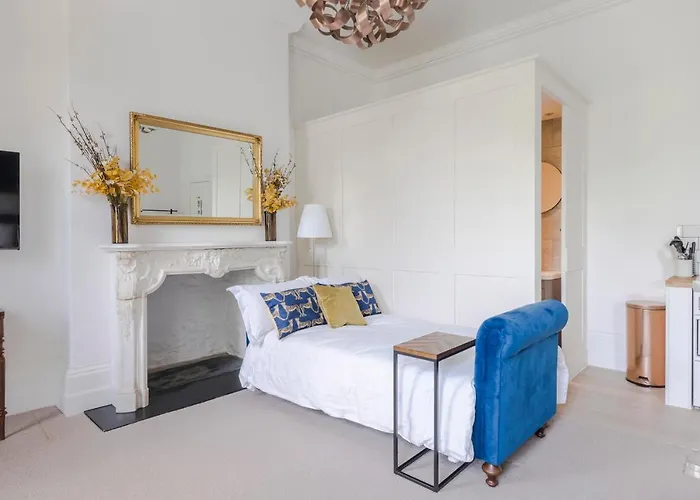 4 Berkeley Square I Boutique Apartman *