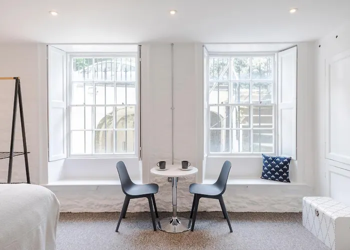 4 Berkeley Square I Boutique 公寓