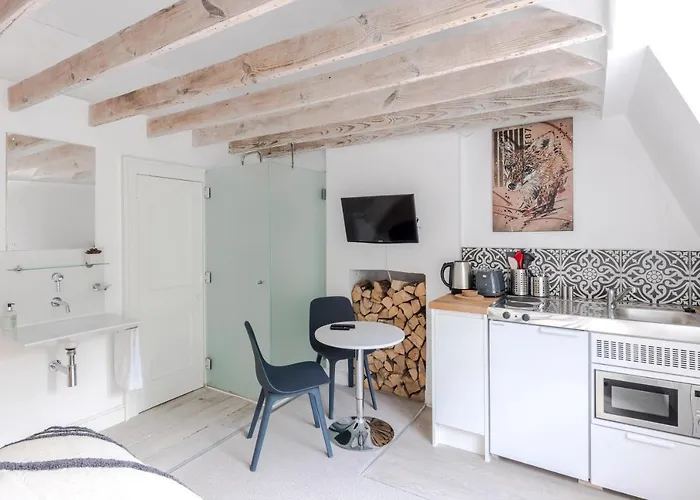 4 Berkeley Square I Boutique 公寓 *