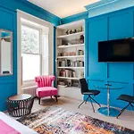 4 Berkeley Square I Boutique Lejlighed
